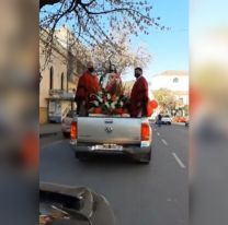 VIDEO | Con la gente en sus casas, sacaron en procesión al Corazón de Jesus