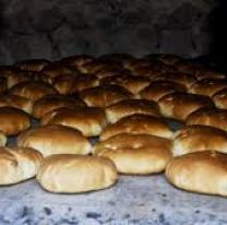 Comenzó a vender pan con el IFE y su sueño es comprar una amasadora