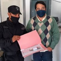 Polic&iacute;a encontr&oacute; un fajo de billetes y no descans&oacute; hasta hallar al due&ntilde;o: la cifra que devolvi&oacute;