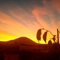 [ FOTOS ] Fuego en el cielo: as&iacute; se vio el amanecer de Salta hoy