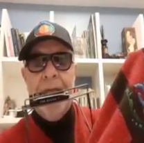 VIDEO | Le&oacute;n Gieco agradeci&oacute; por el regalo de un poncho salte&ntilde;o