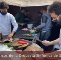 Dejan los instrumentos de lado y se ponen la olla al hombro