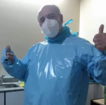 Es doctor, venci&oacute; al COVID y volvi&oacute; para seguir luchando en la guardia del hospital de Or&aacute;n
