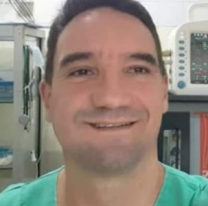 VIDEO | Con profundo dolor, trabajadores de la salud despidieron al doctor Jorge Castellani