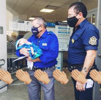 Guardia salteño cuidó a un bebé en la puerta del banco y se ganó todos los aplausos