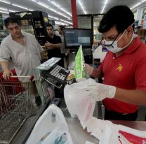 Empleados de supermercados recibir&aacute;n un bono de hasta 14 mil pesos