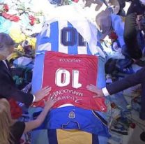 Alberto Fernández en el velorio de Diego Maradona: lagrimas y su camiseta de Argentinos Jrs.