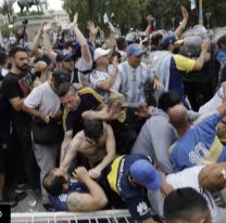 Preocupaci&oacute;n por los contagios de coronavirus en la masiva despedida a Diego Maradona