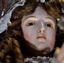 En el Día de la Virgen, sacaron la imagen del Milagro a la puerta de la Catedral