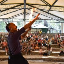 Salte&ntilde;os y turistas disfrutan del ciclo verano en el parque San Mart&iacute;n