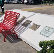 Un banco rojo recordar&aacute; a las mujeres asesinadas en Salta