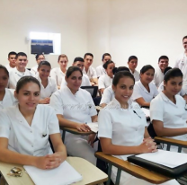 Implementan becas para estudiar enfermer&iacute;a