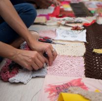 Trama de Mujeres : confección de mantas de manera colectiva y solidaria
