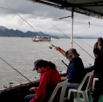 Salteñito fue a pescar al dique y sacó un increíble animal