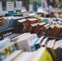 Se viene &#8220;Letras en el Patio&#8221;: venta de libros, poesía, y música en la biblioteca provincial
