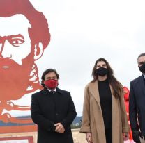 Gustavo Sáenz y Bettina Romero inauguraron la nueva escultura de Güemes