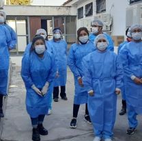 Jóvenes voluntarios trabajan por la vacunación en la provincia