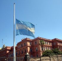 El Gobierno decretó 5 días de duelo Nacional por los 100 mil muertos a causa del Covid-19