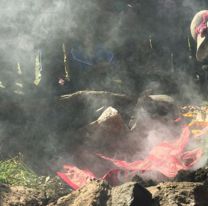 Ritual de la Pachamama: cubrirse con el humo de la ?chacha?, para protegerse del mal