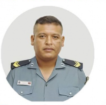 Polic&iacute;a dej&oacute; su franco para salvarle la vida a un beb&eacute;: el h&eacute;roe salte&ntilde;o