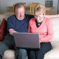 Jubilados podr&aacute;n acceder a cr&eacute;ditos de $300.000 para comprar computadoras