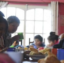 J&oacute;venes trans sostienen un merendero y ayudan a m&aacute;s de 60 ni&ntilde;os