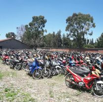 Tránsito levanta y traslada al canchón municipal motos mal estacionadas en el centro