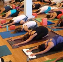 Dar&aacute;n clases de yoga gratuitas en los barrios de Salta