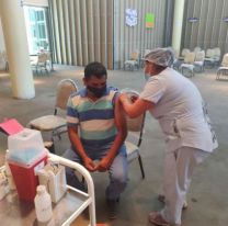 Quienes pueden recibir la tercera dosis contra COVID-19 en Salta