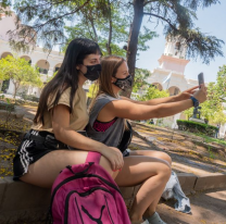 Turistas nacionales y extranjeros disfrutan el verano en Salta