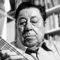 Homenaje a Don Atahualpa Yupanqui en el Paseo de los Poetas