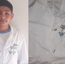 Un nene salteño pide que las Islas Malvinas estén bordadas en los guardapolvos