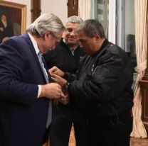 Excombatiente salteño le regaló su medalla de honor al Presidente