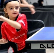 Tiene siete años, es salteña y la rompe en el tenis de mesa