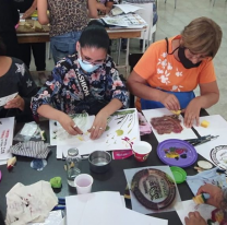 Clase gratuita de técnicas de pintura en artesanías y decoraciones