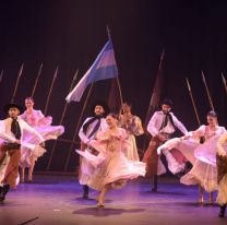 Homenaje a la Revolución de Mayo por la Sinfónica de Salta y el ballet folklórico