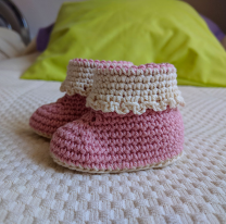 "Tejiendo Solidaridad": confeccionan ajuares para donar a madres embarazadas