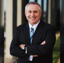 Llegó a Salta Marc Stanley, embajador de EE.UU.