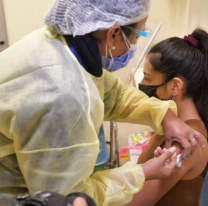 Hoy funcionarán cinco puestos móviles de vacunación en la Capital