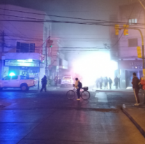 Incendio en el centro salteño: ocurre en la feria de Ituzaingó y San Martín