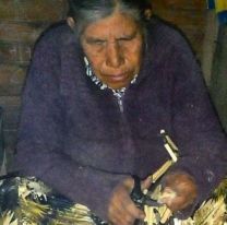 Abuela wichi artesana pide frazadas y ropa para el chaco salteño
