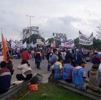 El Gobierno le sacará 180.000 planes sociales a los piqueteros