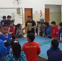 30 ni&ntilde;os participaron del Primer Encuentro de Tenis de Mesa en el Parque de la Familia