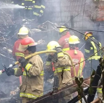 Ayudemos a la seño Norma: perdió todo en el terrible incendio de Villa Lola