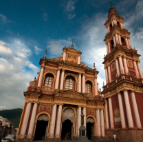 Robaron una placa de bronce de la Iglesia San Francisco y tratan de ubicar al ladrón