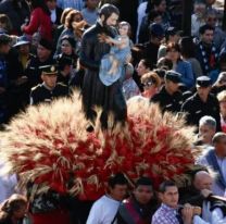 Multitudinaria procesión por San Cayetano: todos piden pan y trabajo
