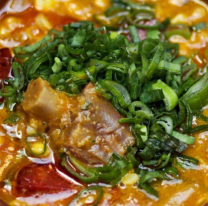 Concurso de Locro en la plaza Macacha G&uuml;emes de villa San Antonio