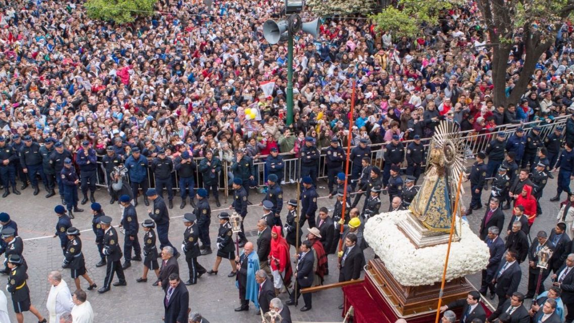 Podarán árboles y elevarán cables para la procesión del Milagro