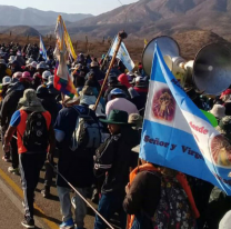 Miles de peregrinos caminan desde Cachi a la Catedral