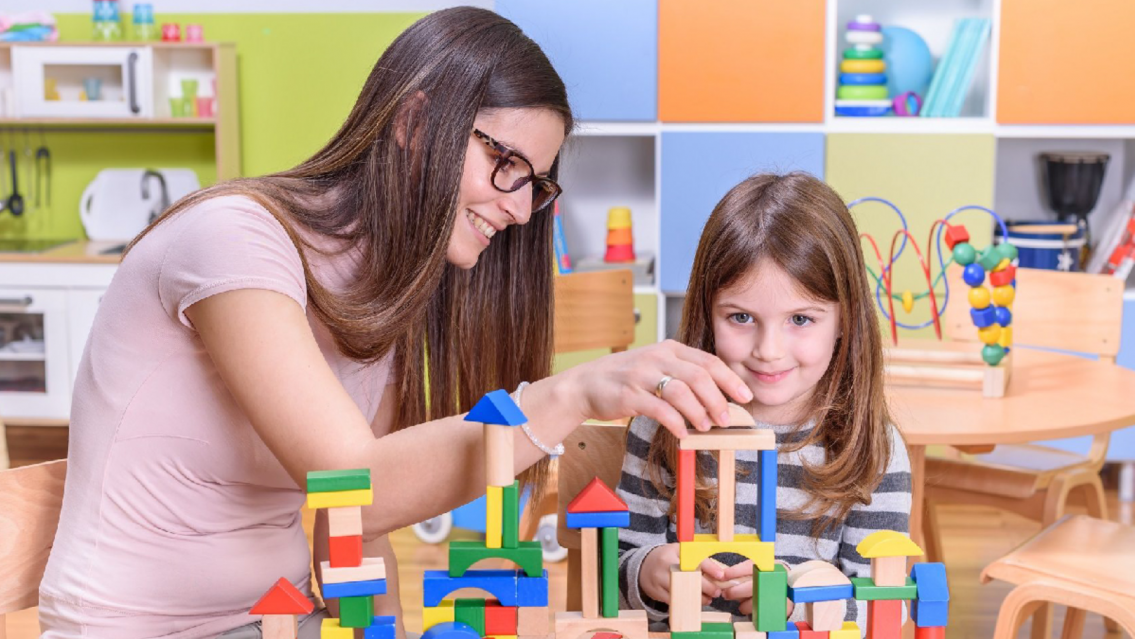 Psicopedagogos atenderán gratis en Plaza España